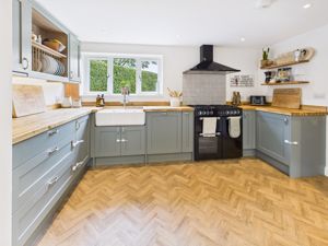 Kitchen- click for photo gallery